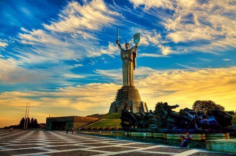 Киев. Родина-Мать Киев. Родина-Мать